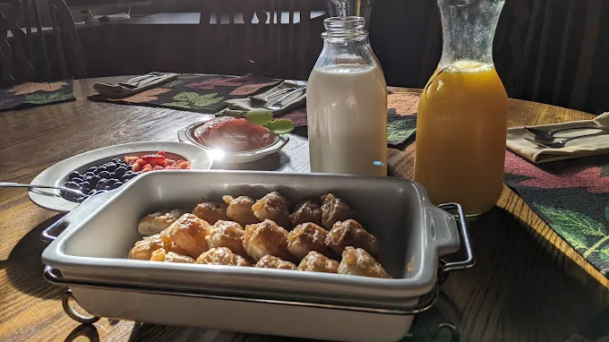 Breakfast at Moon River